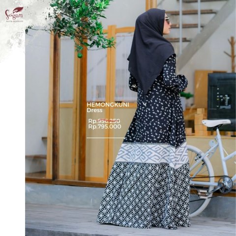 HEMONGKUNI DRESS