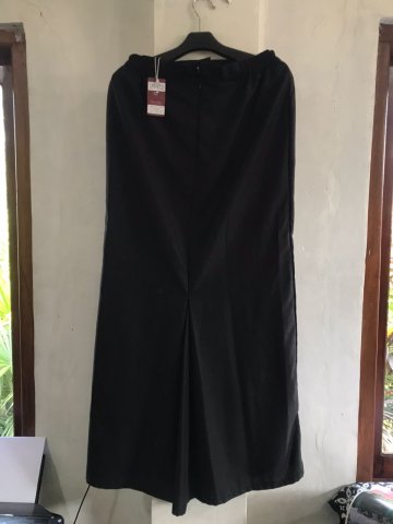 TOYOBO SKIRT HITAM