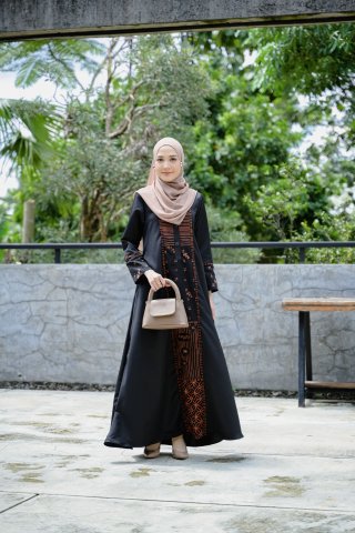 Isra Dress 02